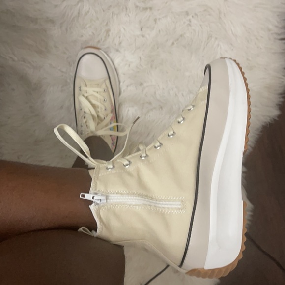 Summer high tops with colorful studs..cute 🥰 shoe - Picture 5 of 7